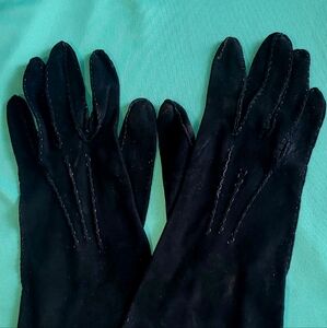 Elegant Black Gloves Vintage, Size 6.5 Women's Fashion Accessory, Soft